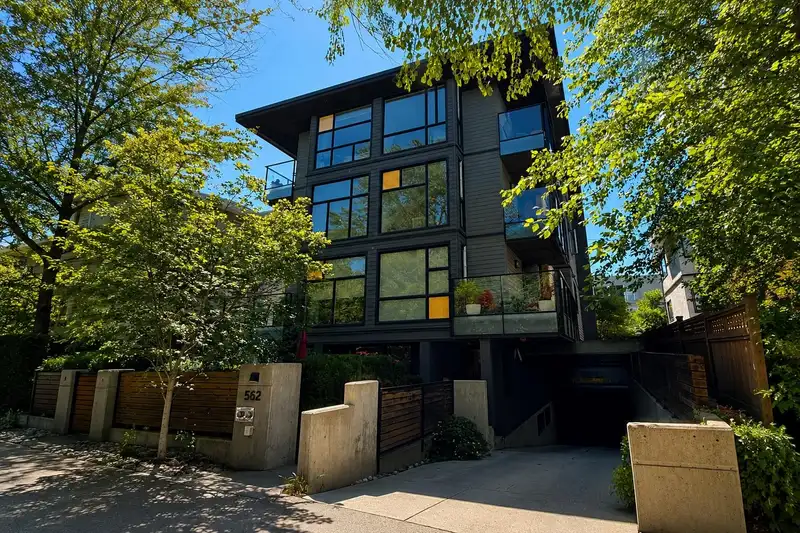 201 562 E 7TH AVENUE - photo 1 of 27
