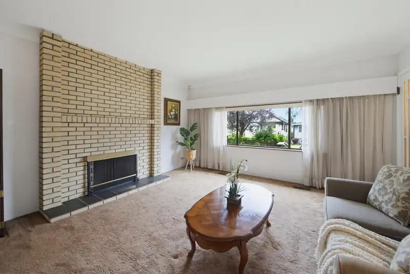 2546 NAPIER STREET - photo 3 of 31