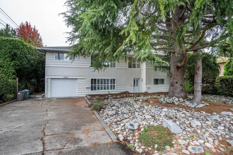 4825 44A AVENUE - photo 1 of 26