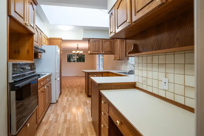 4825 44A AVENUE - photo 2 of 26