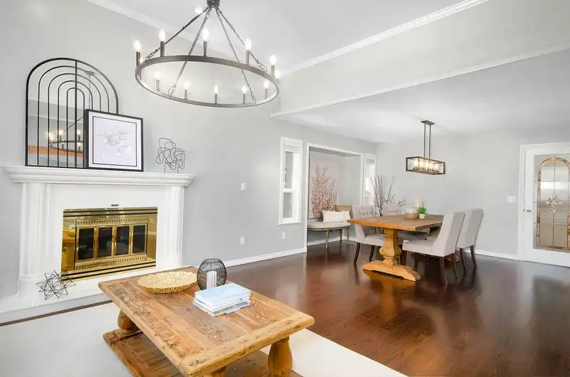 15426 82A AVENUE - photo 2 of 33