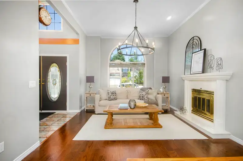 15426 82A AVENUE - photo 4 of 33