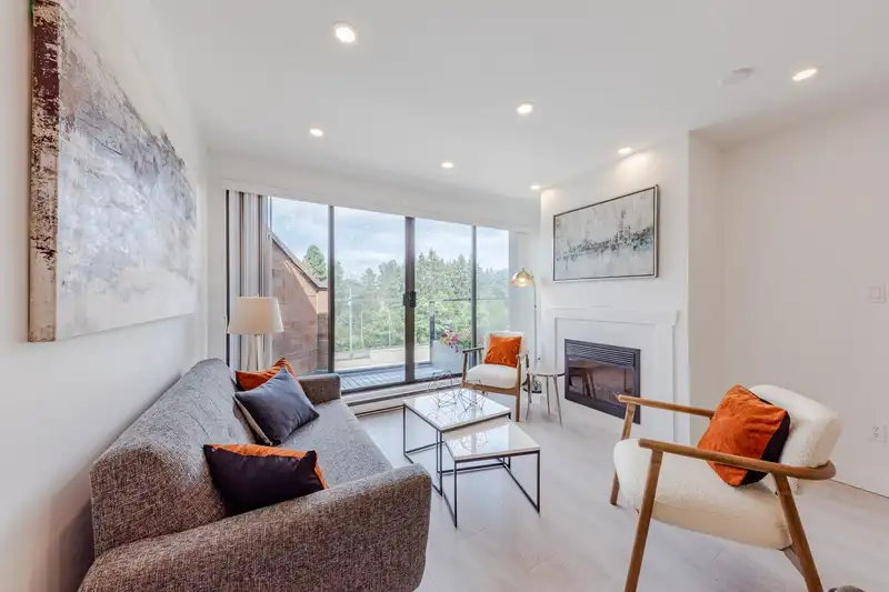 110 811 W 7TH AVENUE - photo 1 of 40