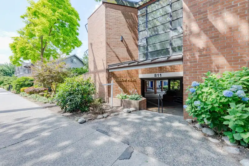 110 811 W 7TH AVENUE - photo 2 of 40