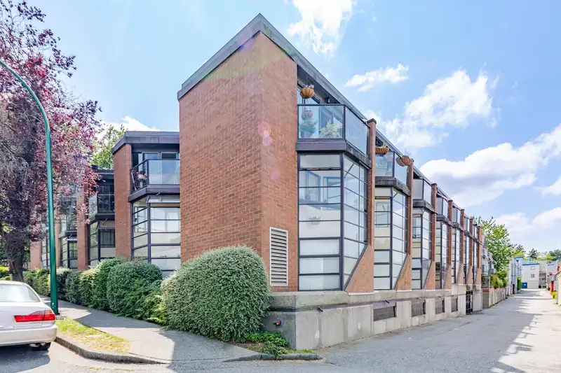 110 811 W 7TH AVENUE - photo 4 of 40