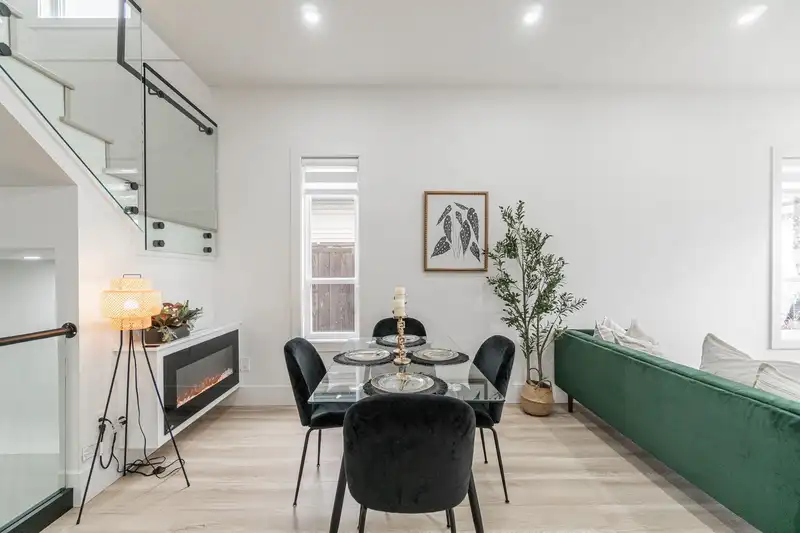 34267 FRASER STREET - photo 4 of 40