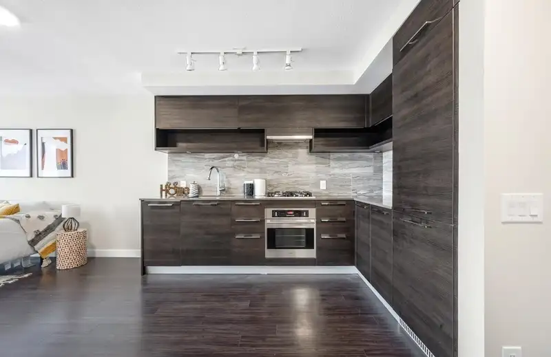 2203 570 EMERSON STREET - photo 4 of 18
