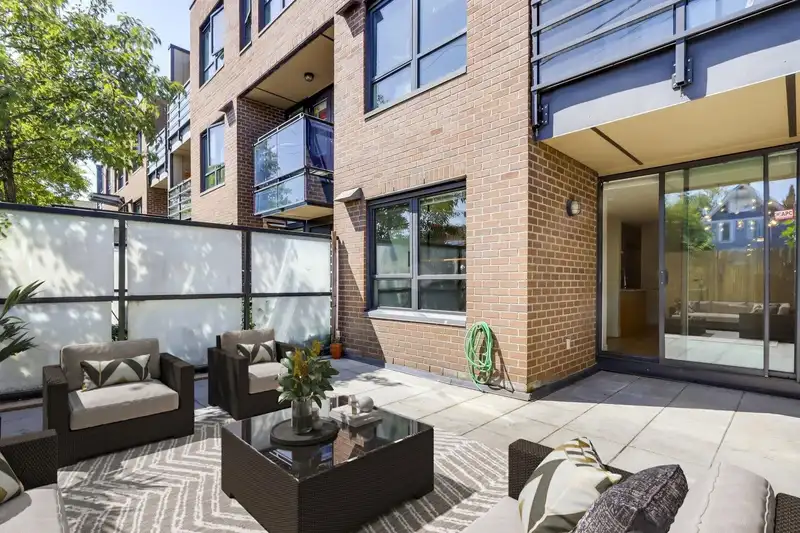 215 2150 E HASTINGS STREET - photo 1 of 32