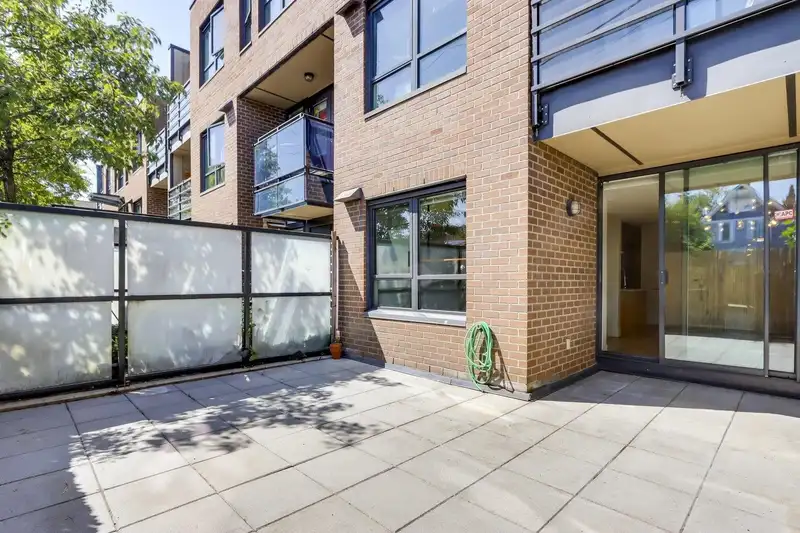 215 2150 E HASTINGS STREET - photo 2 of 32