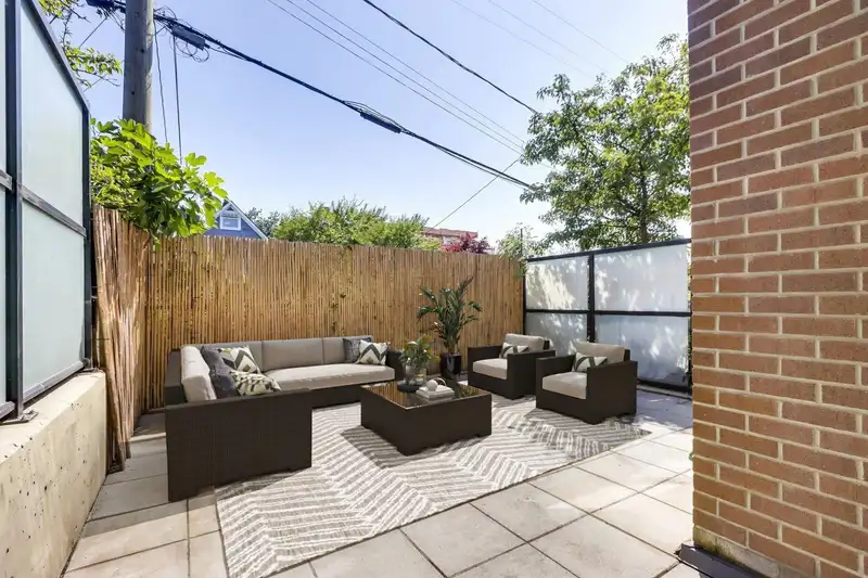 215 2150 E HASTINGS STREET - photo 3 of 32