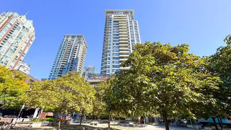 1502 977 MAINLAND STREET - photo 1 of 23