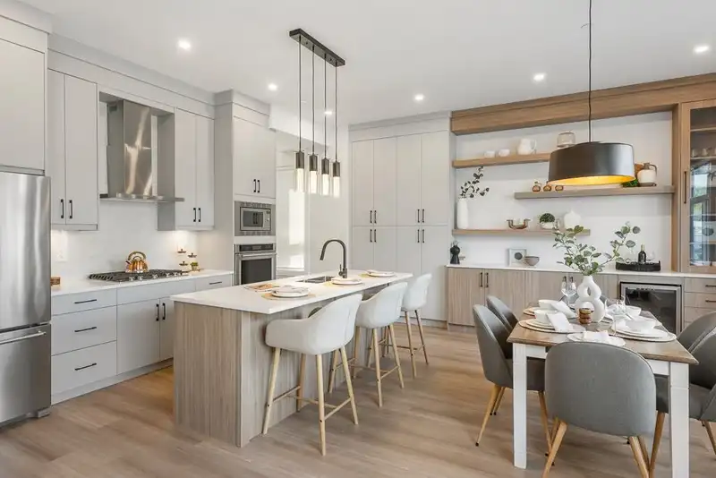 23 20645 68 AVENUE - photo 1 of 10