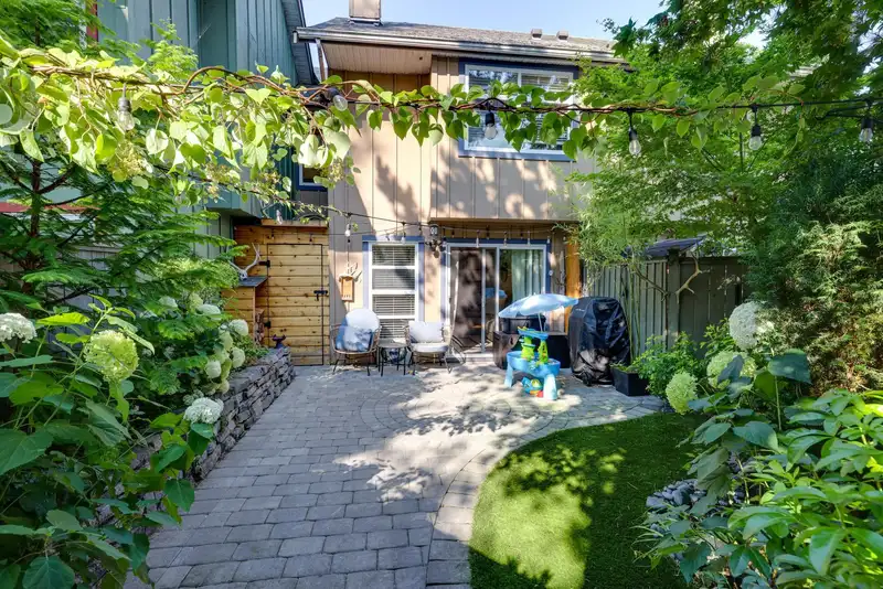 3 900 W 17TH STREET - photo 2 of 28