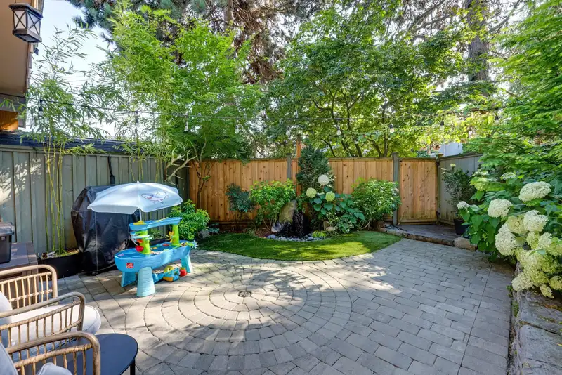 3 900 W 17TH STREET - photo 3 of 28