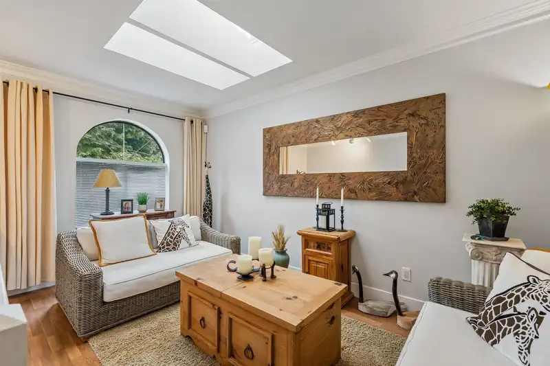 3491 ST. GEORGES AVENUE - photo 4 of 40