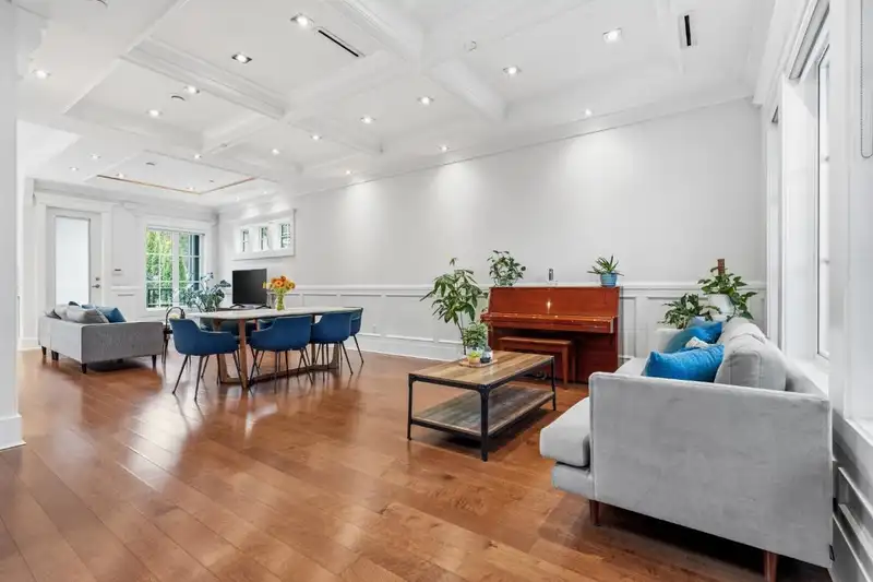 5058 DUNBAR STREET - photo 3 of 40