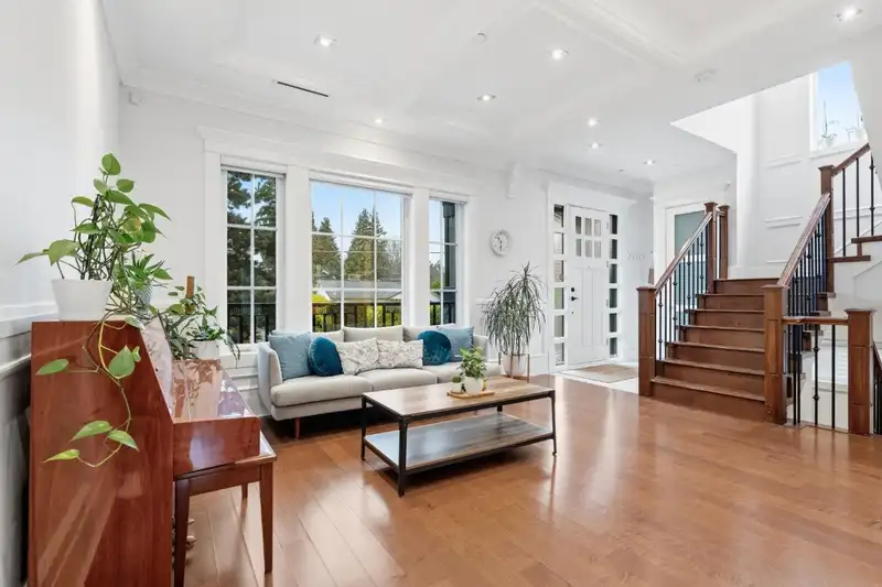 5058 DUNBAR STREET - photo 4 of 40