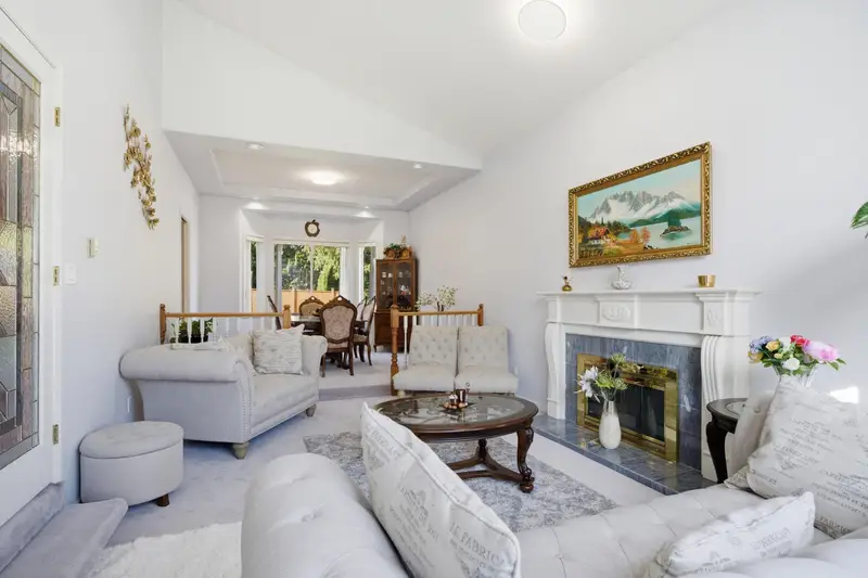 6707 122A STREET - photo 4 of 25