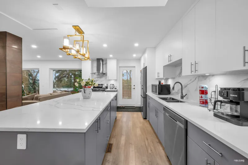 1249 DORAN ROAD - photo 4 of 25