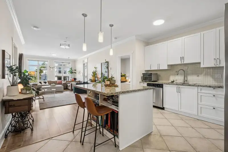305 4111 BAYVIEW STREET - photo 2 of 40