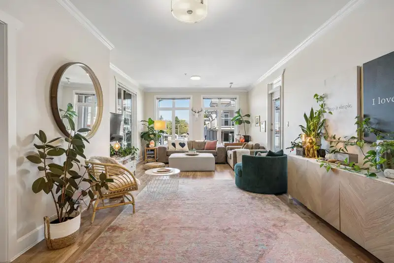 305 4111 BAYVIEW STREET - photo 4 of 40