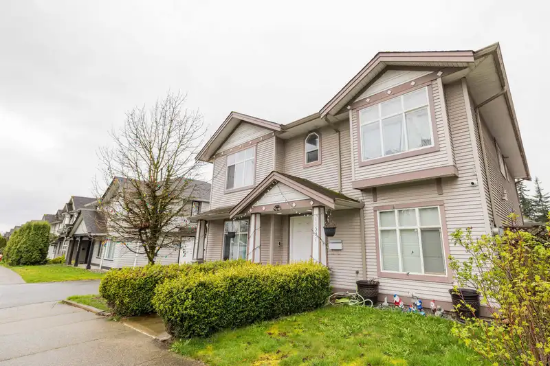 11537 240 STREET - photo 3 of 37