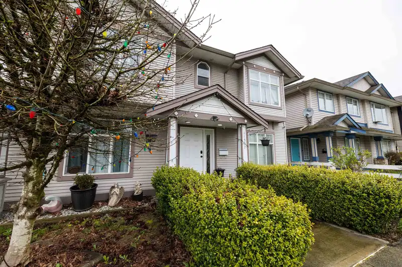 11537 240 STREET - photo 4 of 37