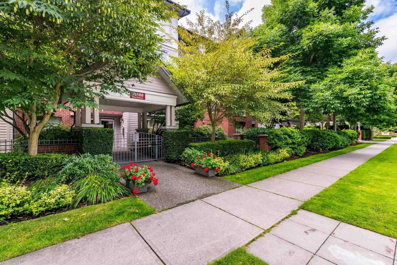 101 15188 22 AVENUE - photo 3 of 25