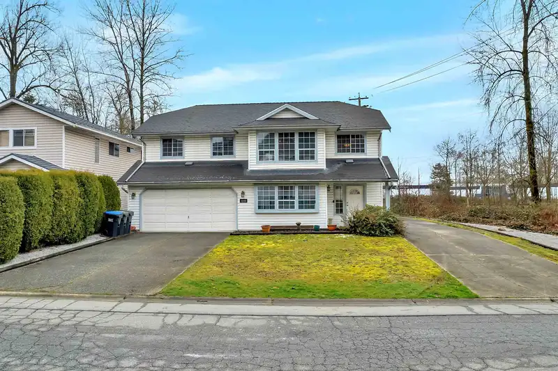 1215 BRAND STREET - photo 1 of 38