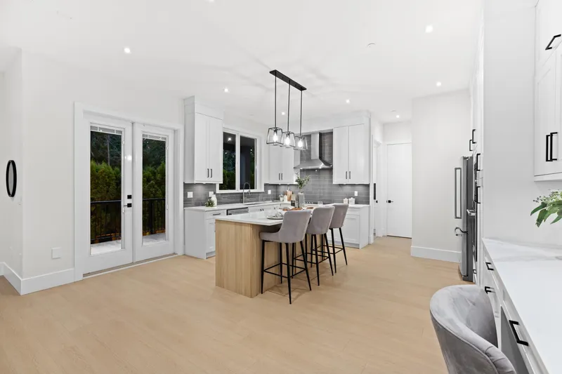 11048 243B STREET - photo 4 of 25