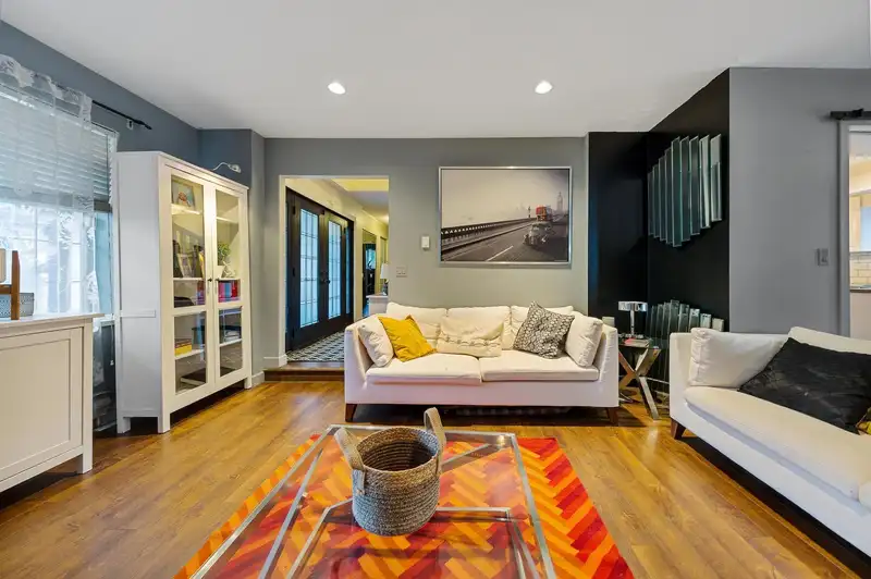 7474 142 STREET - photo 2 of 34