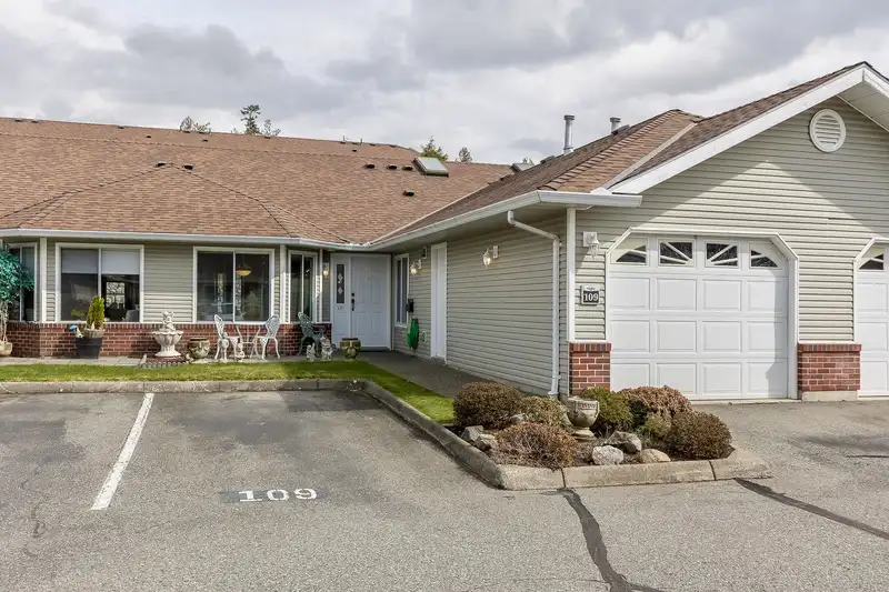 109 1973 WINFIELD DRIVE - photo 1 of 34
