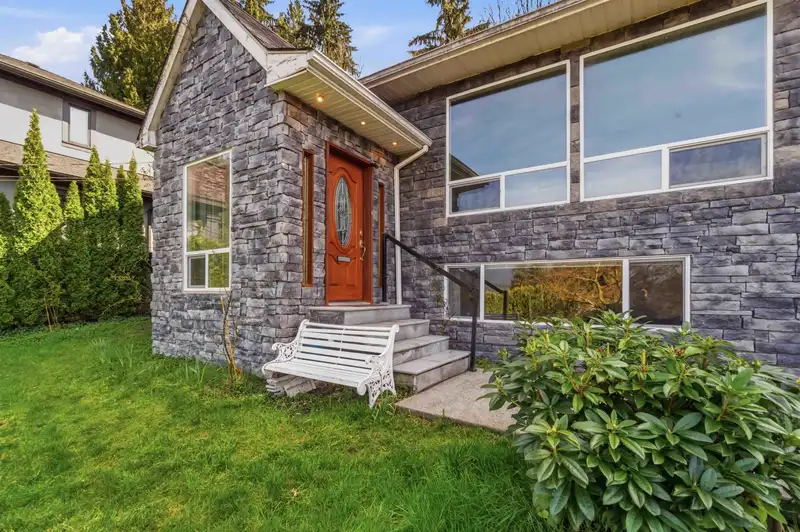 2331 HENRY STREET - photo 3 of 35