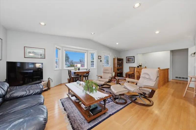 3776 ARBOR STREET - photo 4 of 25