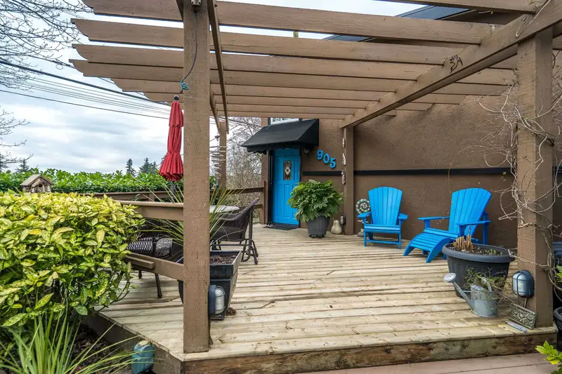 905 HABGOOD STREET - photo 1 of 25