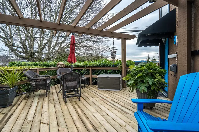 905 HABGOOD STREET - photo 2 of 25