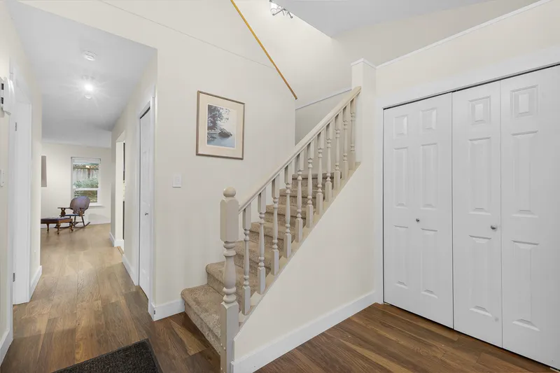 16 32165 7 AVENUE - photo 3 of 25