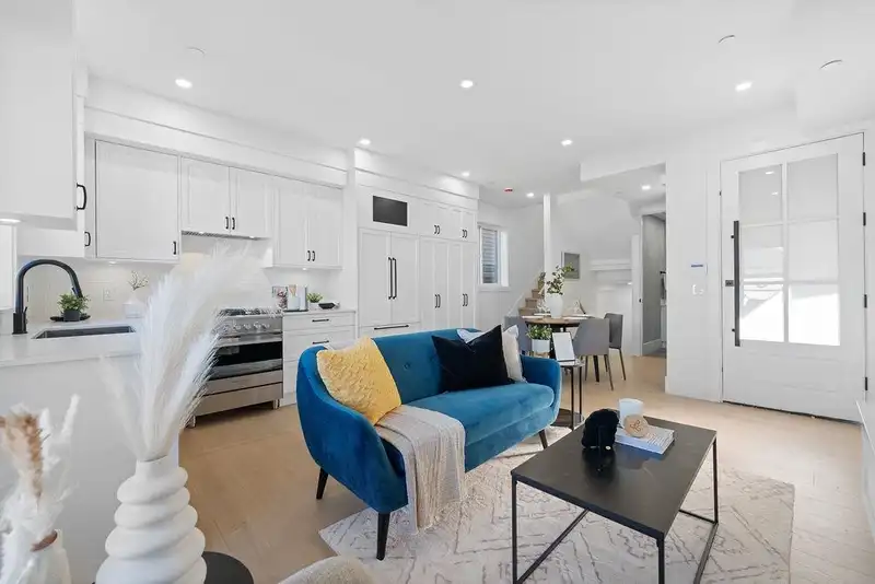 2 2447 E 41ST AVENUE - photo 2 of 40
