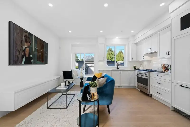 2 2447 E 41ST AVENUE - photo 3 of 40