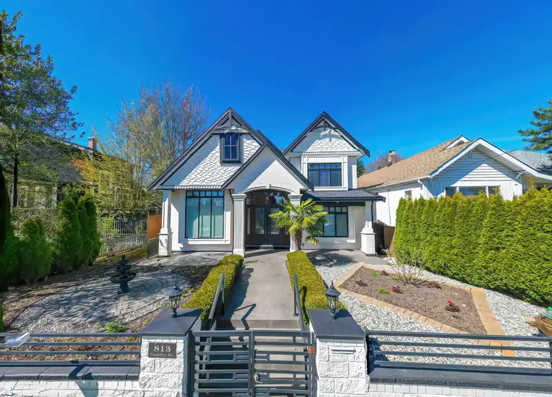 813 DUBLIN STREET - photo 2 of 40