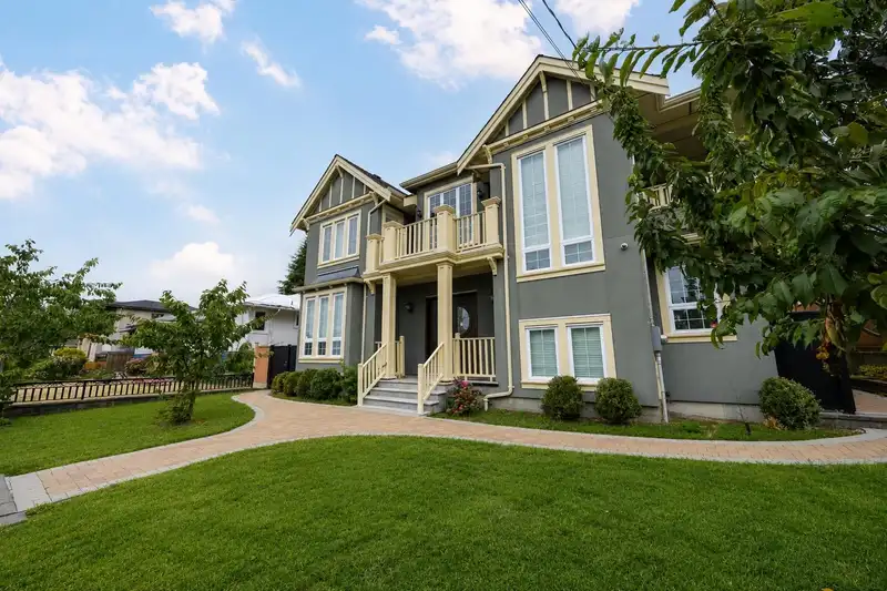 5399 CARSON STREET - photo 4 of 40