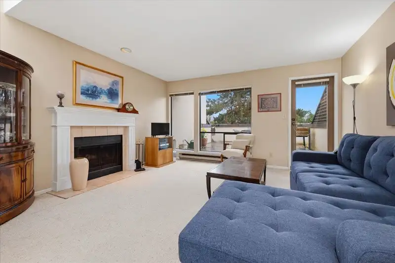 6 5730 CARNARVON STREET - photo 2 of 22