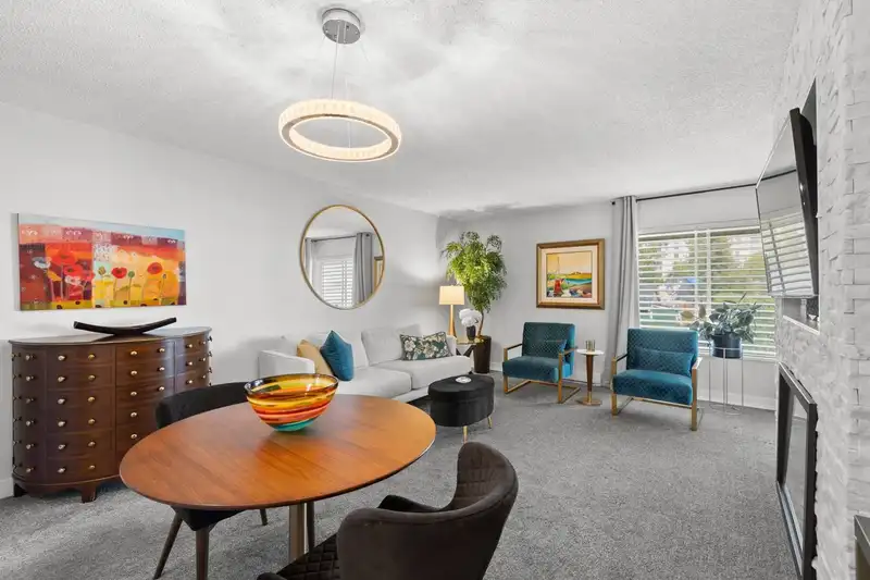 302 1355 WINTER STREET - photo 2 of 29