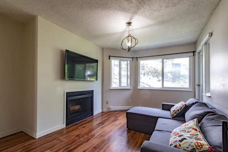406 9890 MANCHESTER DRIVE - photo 3 of 22