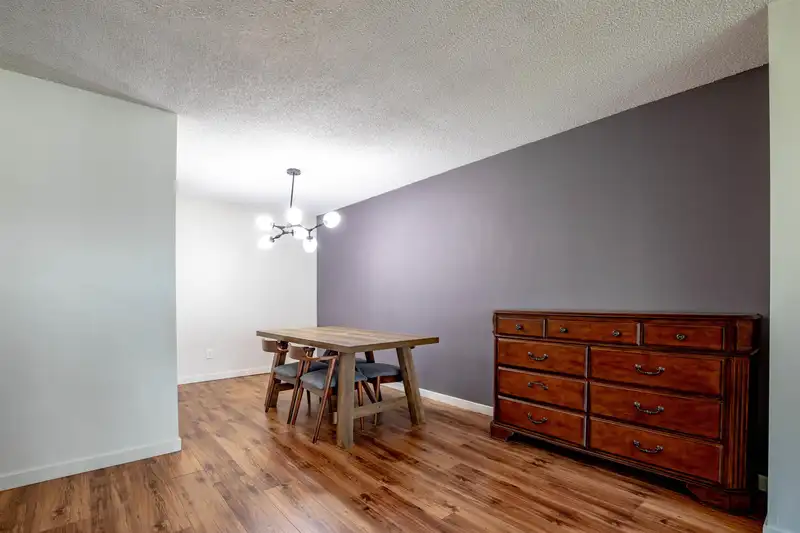 406 9890 MANCHESTER DRIVE - photo 4 of 22