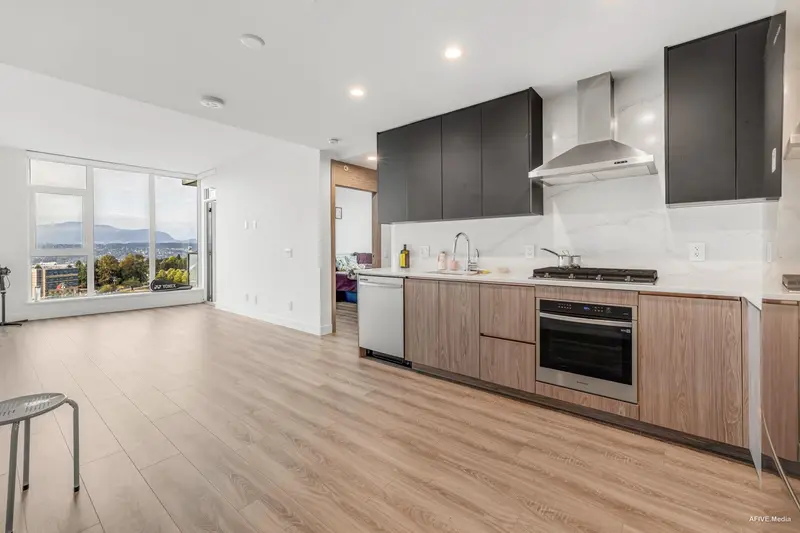 1002 10750 135A STREET - photo 3 of 25