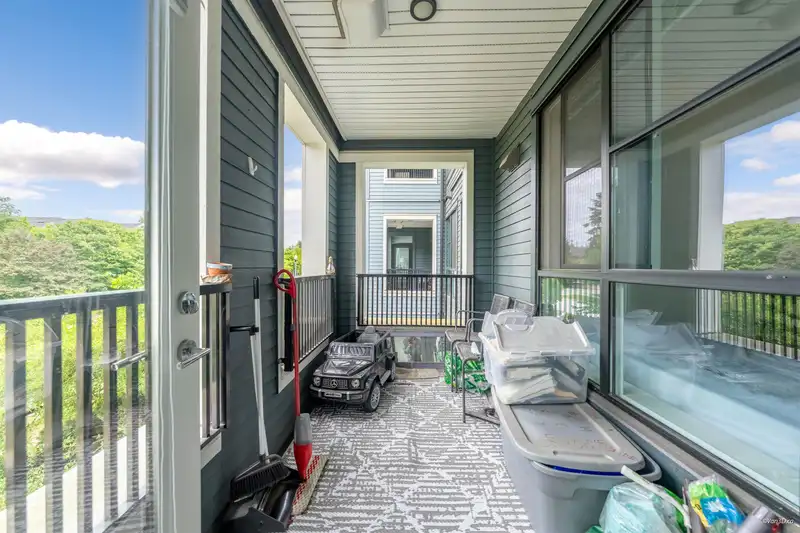 212 15138 34TH AVENUE - photo 4 of 22