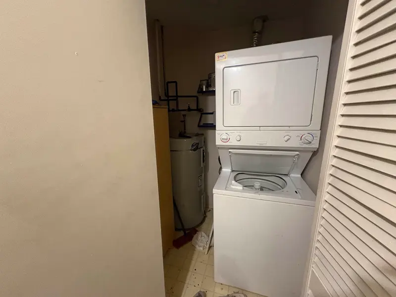 305 1035 AUCKLAND STREET - photo 3 of 18