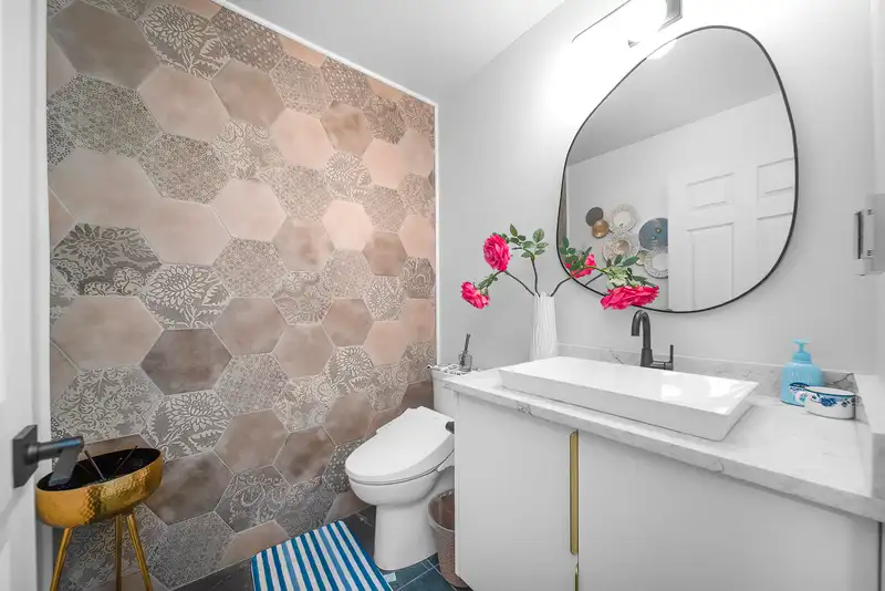 5186 10A AVENUE - photo 3 of 39