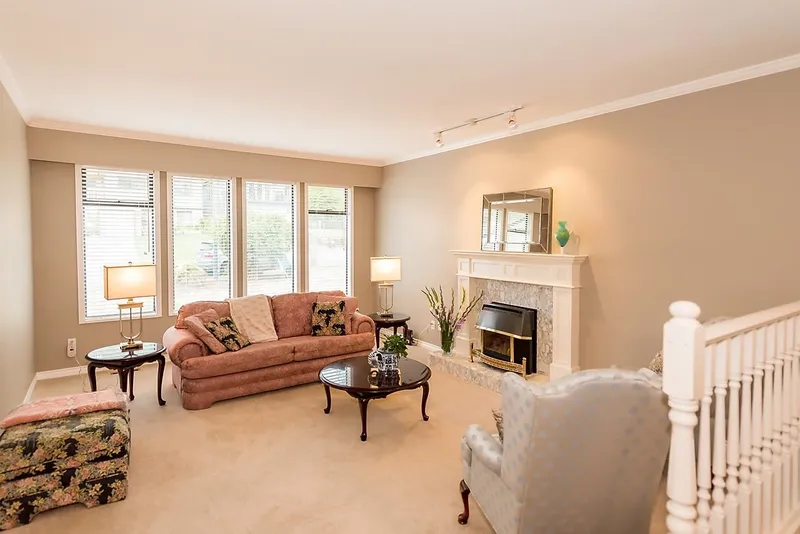 10980 63 AVENUE - photo 4 of 25